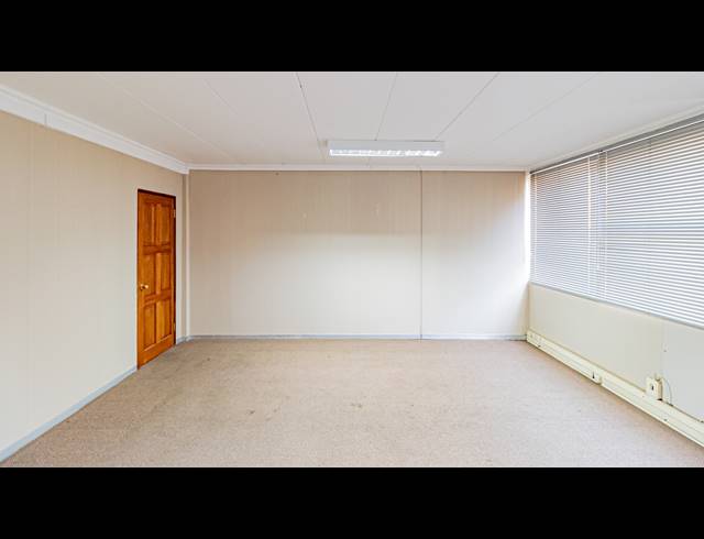 1,048M² OFFICE FOR SALE IN FERNDALE